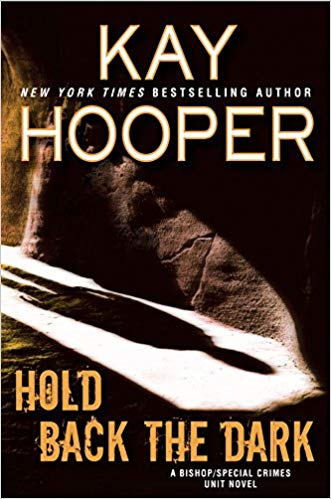 Kay Hooper – Hold Back the Dark Audiobook